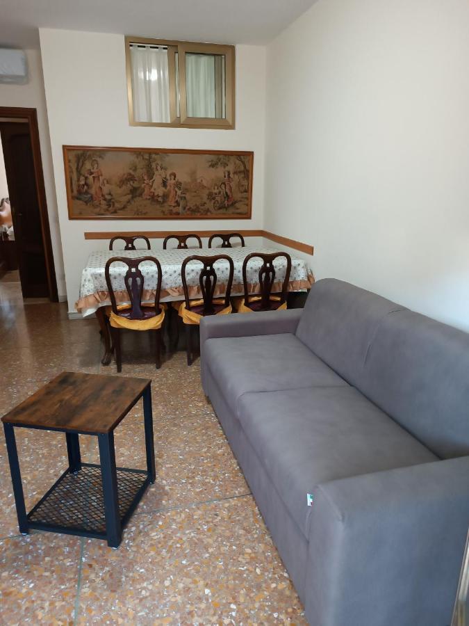 Hortis Apartment, 5 Persone, 2 Camere, Balcone, Metro C E Tram Per Il Centro Rom Exteriör bild