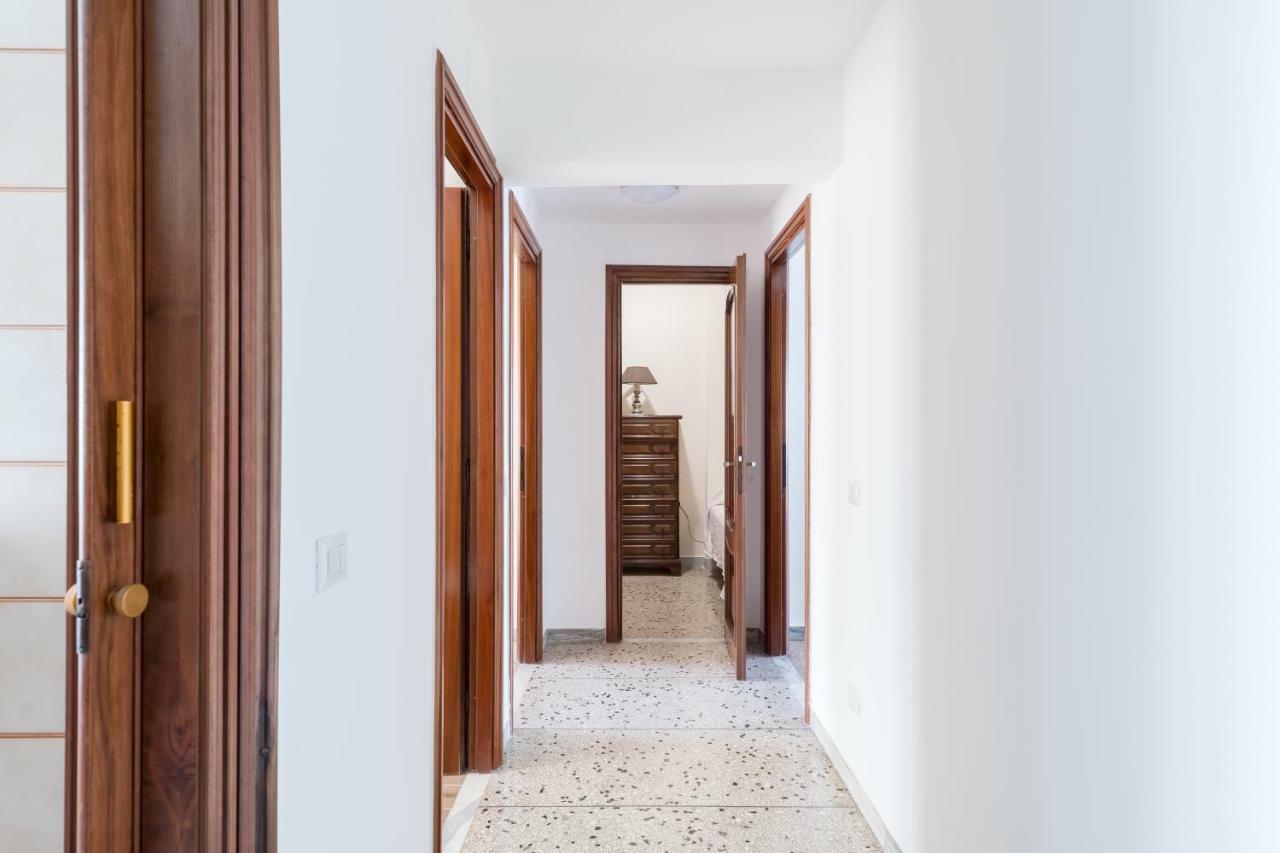 Hortis Apartment, 5 Persone, 2 Camere, Balcone, Metro C E Tram Per Il Centro Rom Exteriör bild