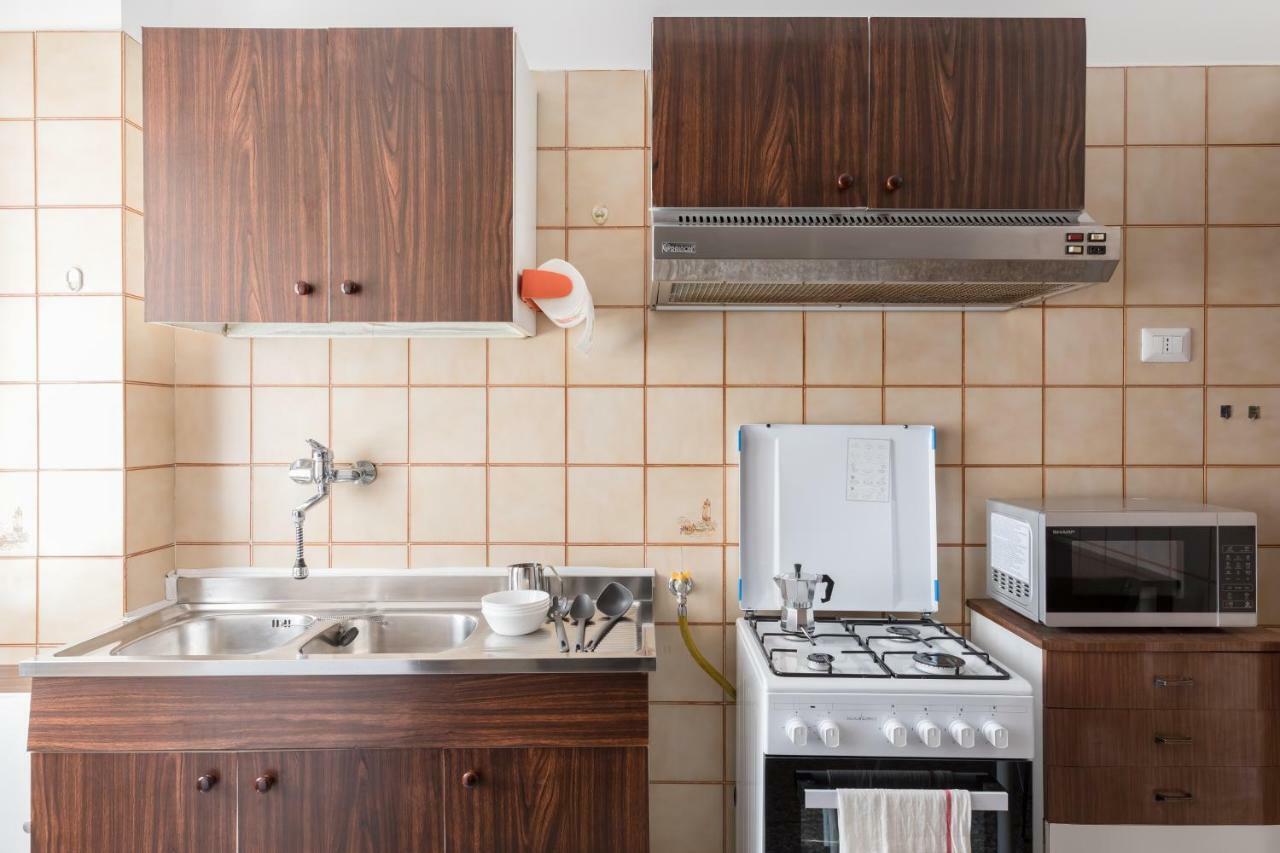 Hortis Apartment, 5 Persone, 2 Camere, Balcone, Metro C E Tram Per Il Centro Rom Exteriör bild